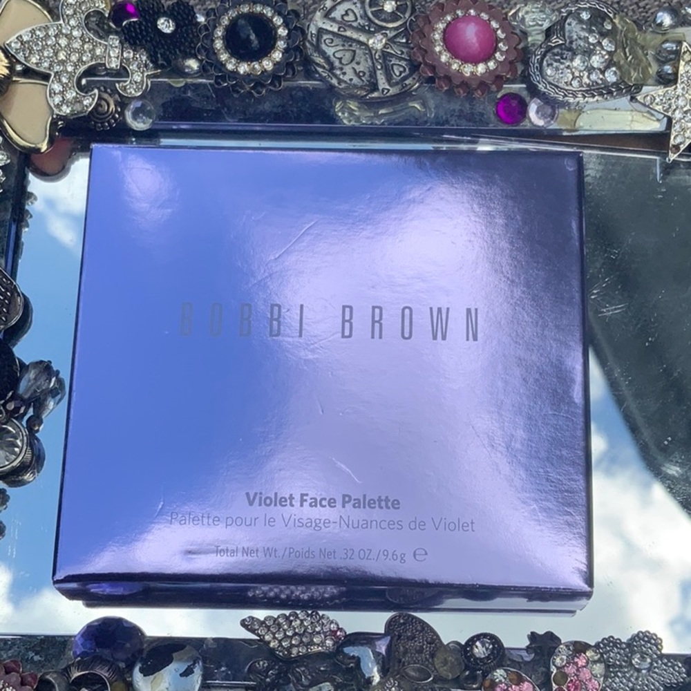 NEW IN BOX, BOBBI BROWN VIOLET FACE PALETTE, 3 EYESHADOW, 3 LIP GLOSS, 1 BLUSH - Picture 2 of 7